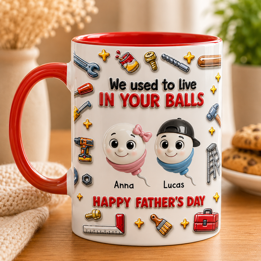 Personalisierte Tasse zum Vatertag von den Kindern – Lustiges Geschenk für Papa: „Wir wohnten früher in deinen Eiern“